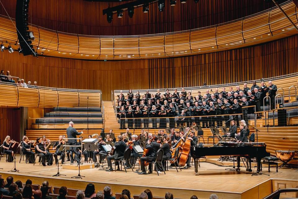 Recently, we raised a glass for Chorus of <a href="/RNSinfonia/">Royal Northern Sinfonia</a>’s 50th birthday. Enjoy their celebration concert again or for the first time on Thursday at 7:30pm on <a href="/BBCRadio3/">BBC Radio 3</a>. Cheers to that!
🎧bbc.in/47TUqFW