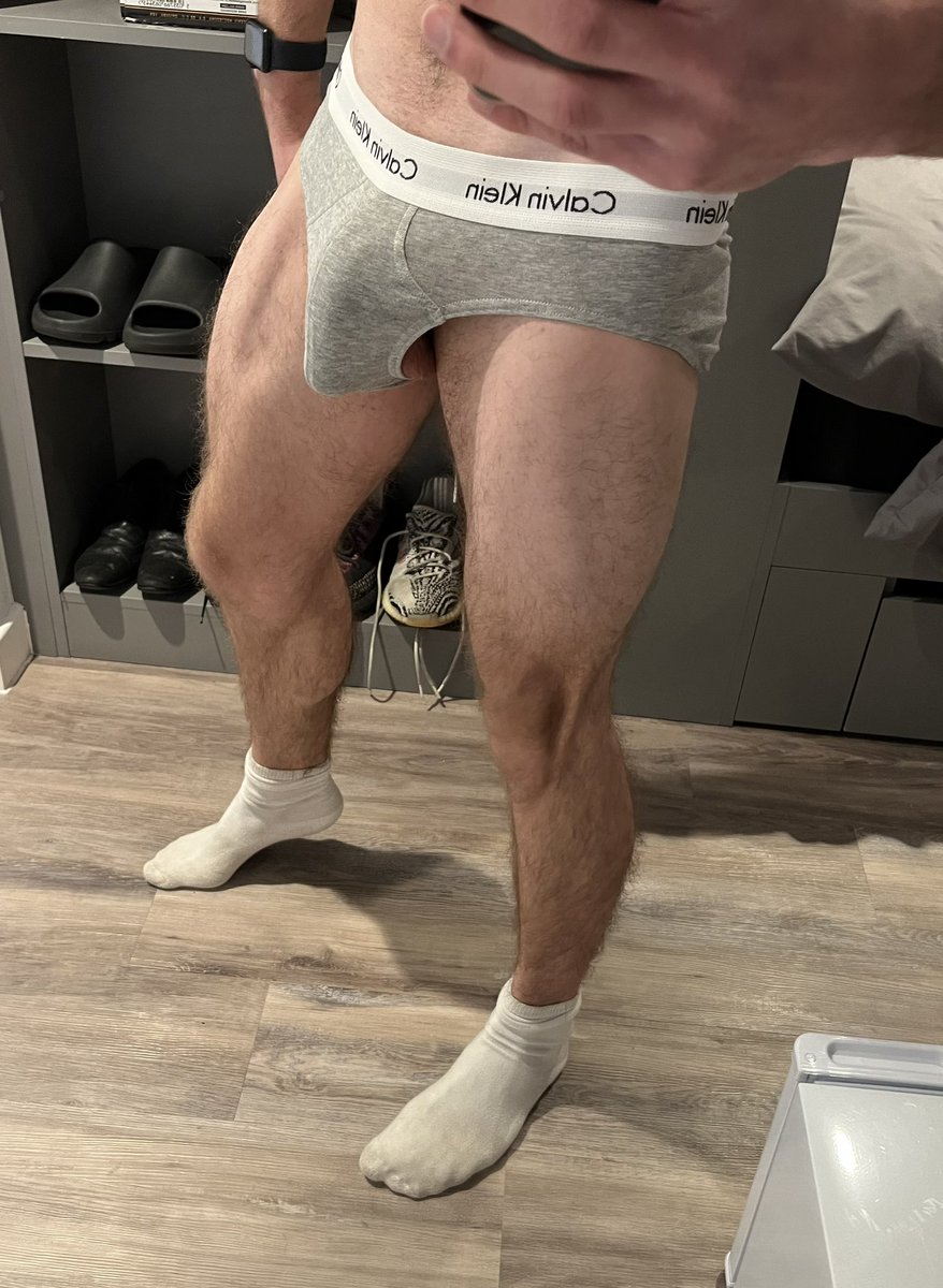 Senspackage's tweet photo. I’ve heard briefs are popular!?
.
.
.
#bulge #briefs #CalvinKlein #legs #musclegrowth #muscly #hairylegs #bigdick #balls #bigballs #onlyfans #onlyfanspromo https://t.co/atvxTETCwi