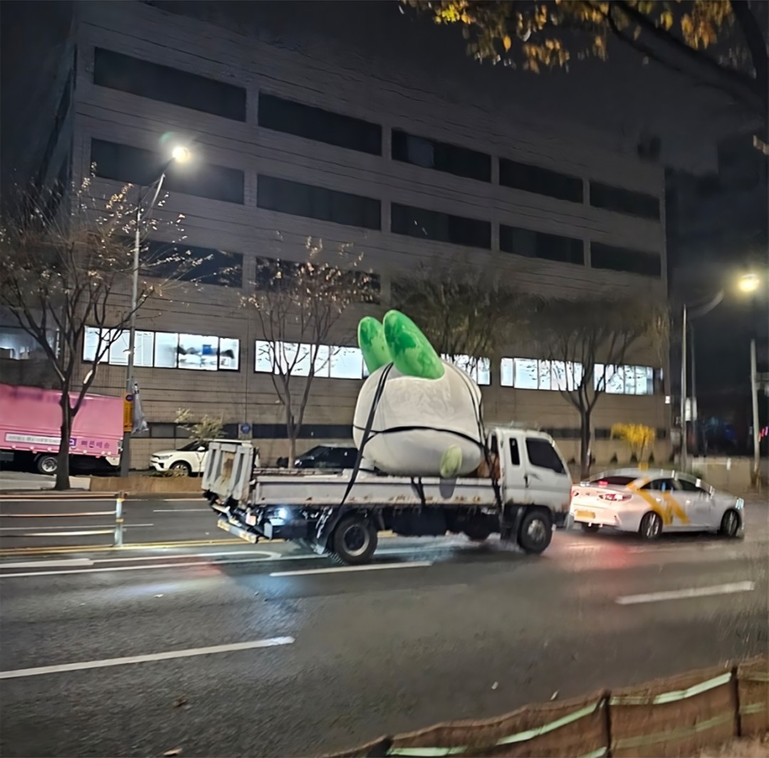 m1mchive tweet picture