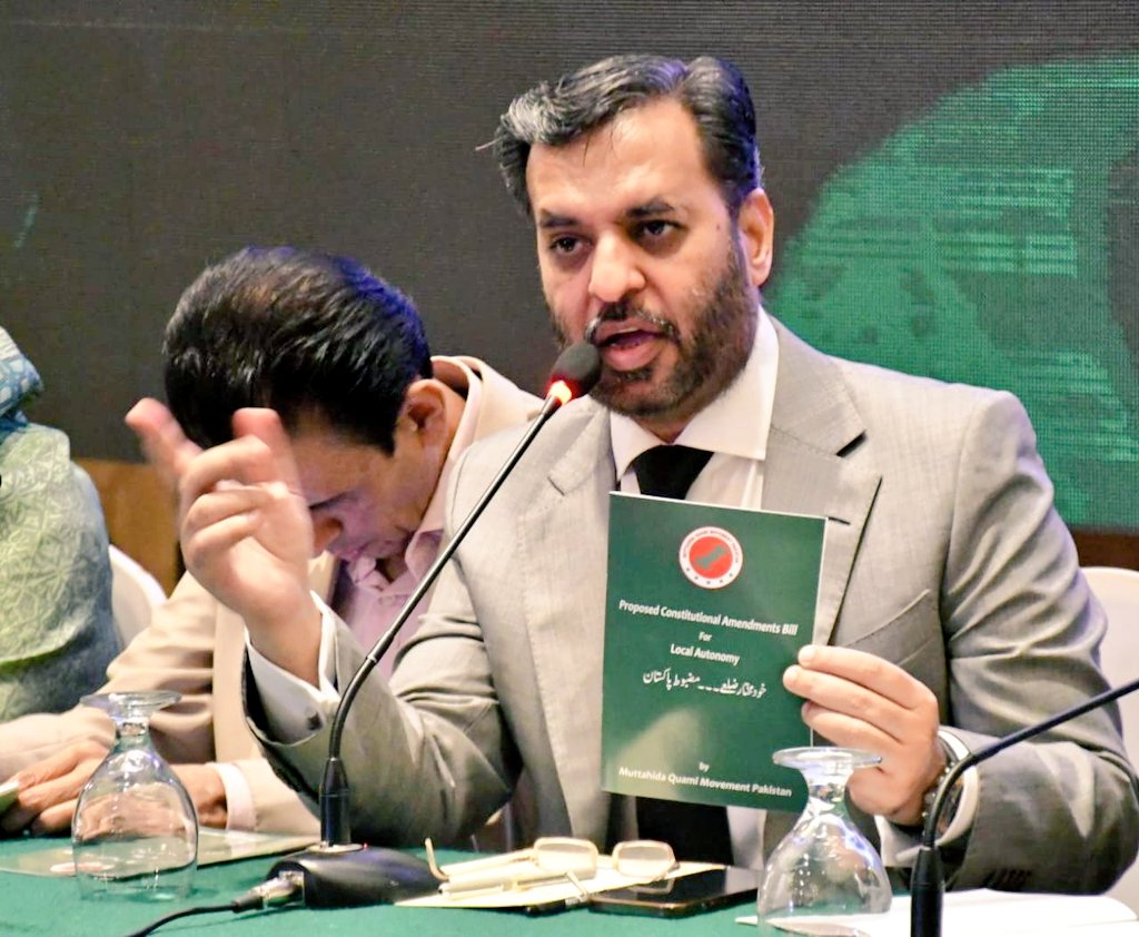UmairIslamMemon's tweet photo. جو جماعتیں مُلک میں نئے صوبے بنانے کی مخالفت کرتی ہیں وُہ ان ترامیم کی حمایت کریں پاکستان کو صوبائی خودمختاری سے قابلِ ذکر فائدہ نہیں ہوا بلکہ تمام وسائل وزیرِ اعلیٰ تک محدود ہو گئے، 
@KamalMQM

#KhudMukhtarZilaMazbootPakistan https://t.co/tnjAPKdMLb