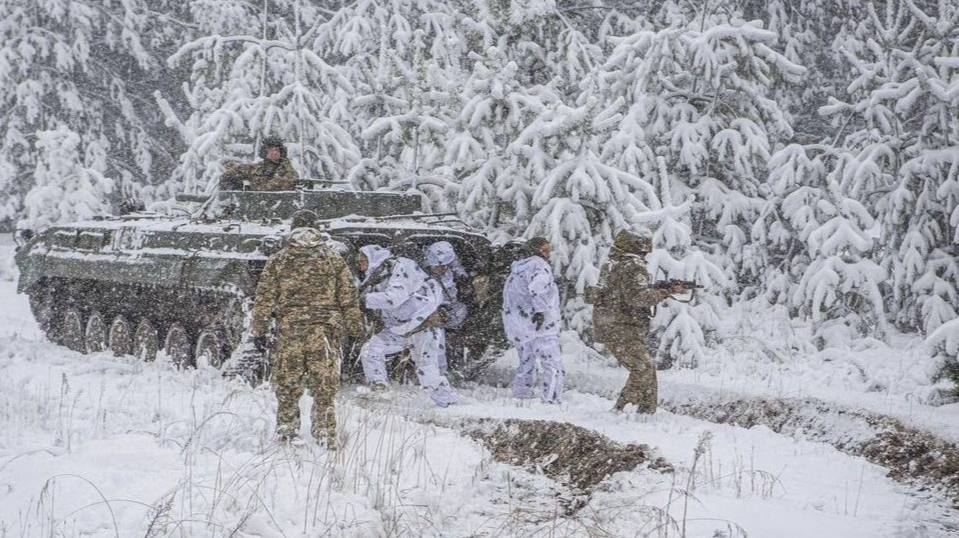 Virginie2R's tweet image. 🧵MAUVAISES NOUVELLES POUR LA🇷🇺
#AVDIVKA
La🇷🇺 a apparemment déplacé toutes ses forces vers le front pour tenter une percée.  On sait qu&apos;une grande partie de ces forces ont été déplacées depuis #Robotyne
On sait que l&apos;🇺🇦 est en train de mettre en place un énorme arsenal de🧵1