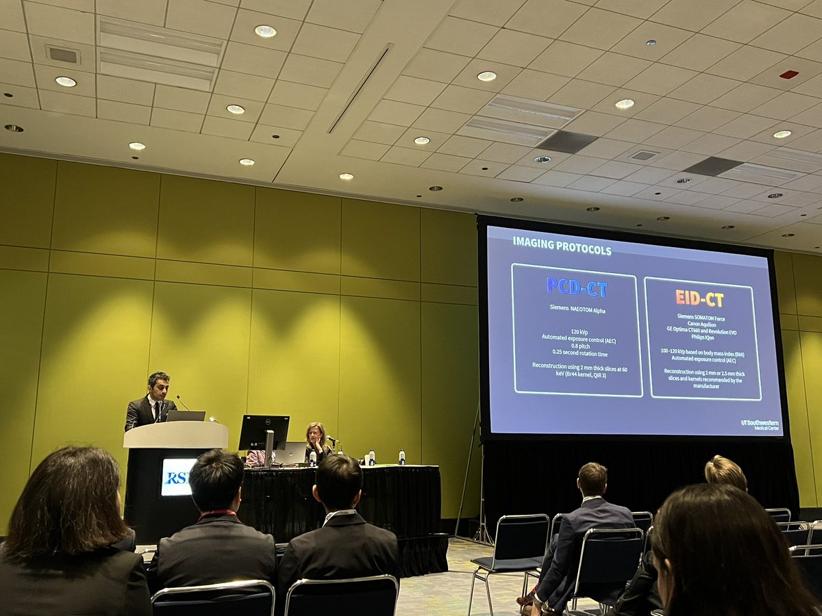 Our residents in action @RSNA #RSNA2023 congratulations @pooyankhn our 💫 R2 , on a successful presentation! @UTSW_Radiology @RSNA @Brewington_UTSW @KarunaMRaj