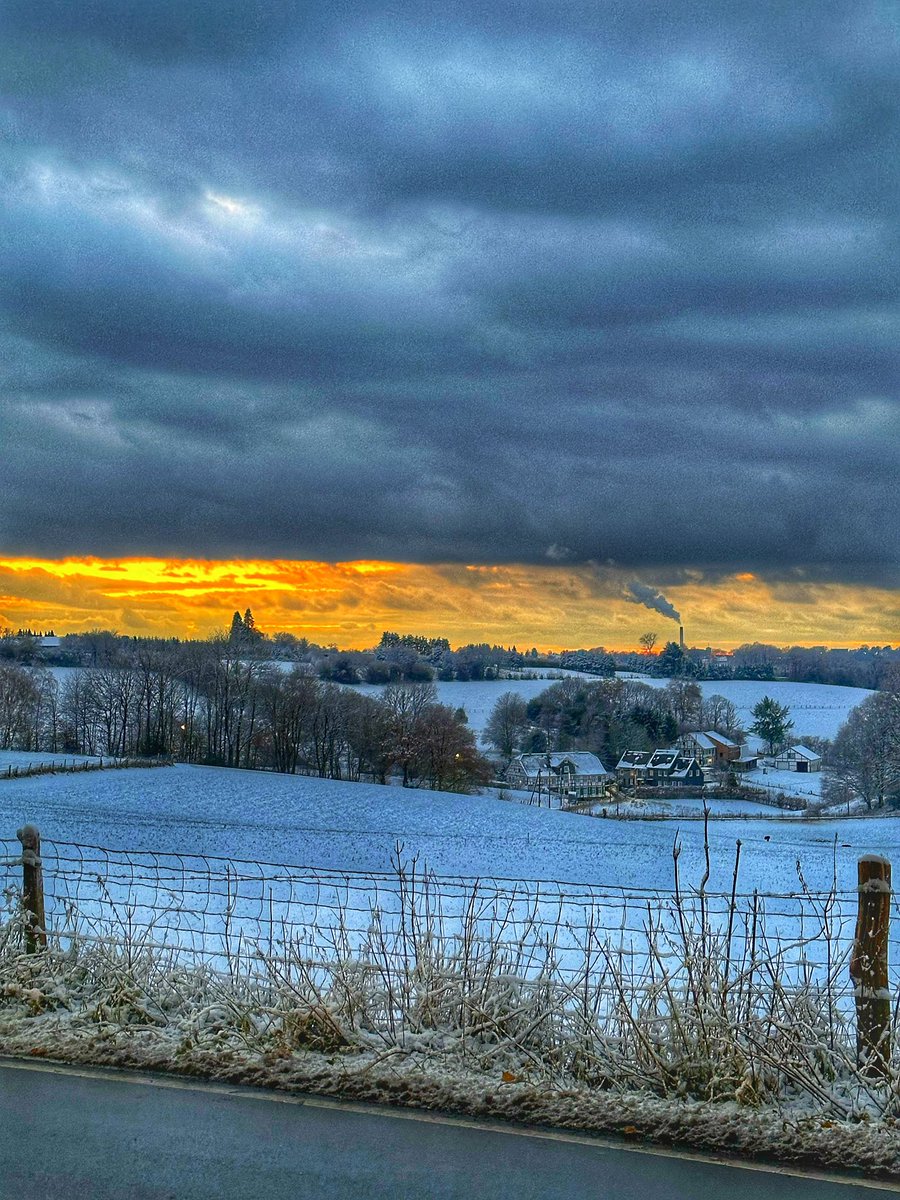 Hallo Weiß! ❄️ #Dorfromantik #Wuppertal #Winter