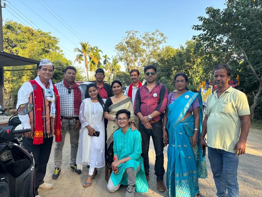 CYSS4Assam's tweet photo. @cyssnational is actively participating in each and every events organised by @AAP4Assam with full enthusiasm. Few clips from Dumuria and Miraza #AAPAsaamGaonYatra . 
@AamAadmiParty @ArvindKejriwal @Anuragendra @DibyajyotiKuli @AapKaGopalRai @BabulAliCYSS @beingAAPian https://t.co/riS5Nw5byf