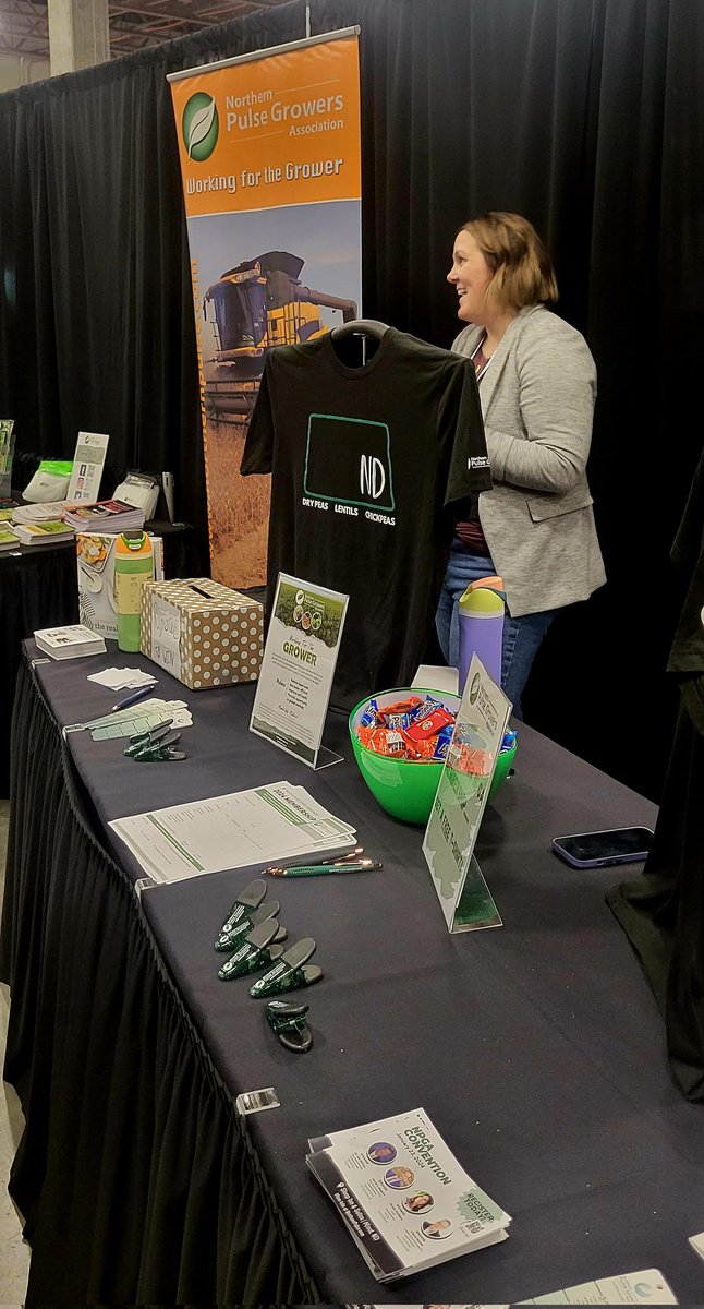 peasloveharmony's tweet photo. Membership matters! Be sure to stop by the @NPGA1 booth to become a member or renew your membership!  #pulses #northernpulse #drypeas #lentils #chickpeas https://t.co/RHelR0FV6b