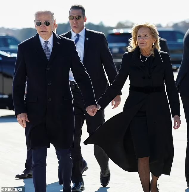 Bill Clinton, Hillary Clinton, and Michelle Obama ride on Air Force One with the President and First Lady, arriving in Georgia for Rosalynn Carter’s memorial service.