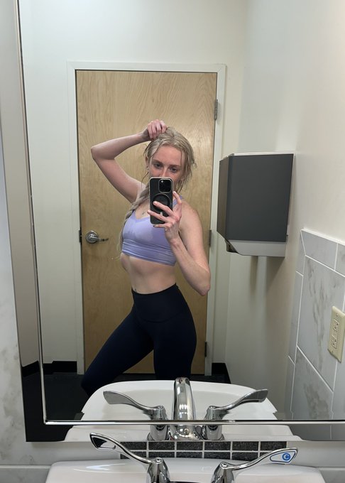 Yes that is sweat 👀💦😁 https://t.co/eQZ0Eqkvfd