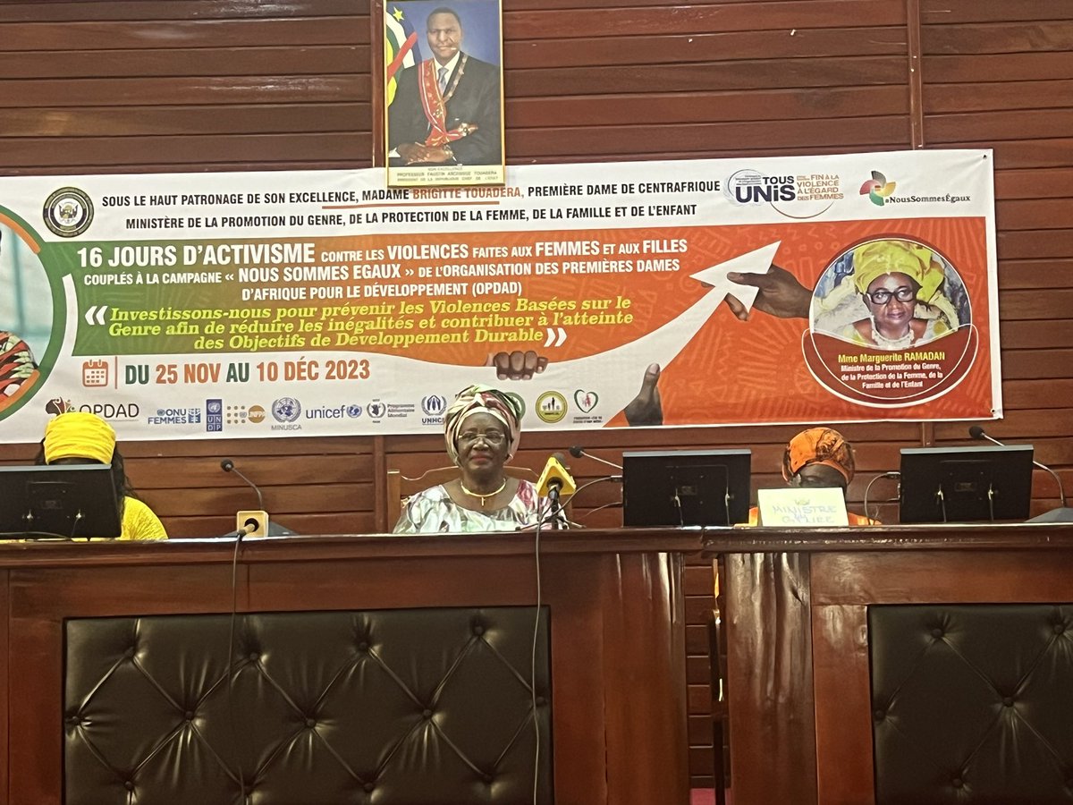 MpindaMC's tweet photo. Lancement des #16joursdactivisme 2023 en RCA #Investissons pour prévenir les Violences basées sur le genre #Budgetprogramme #Mettonslargent au service de l #egalitedessexes #Noussommesegaux #atteinteODD5 💪🏾🤝✊🏾 @PNUD_RCA https://t.co/xRN8lLZw0D
