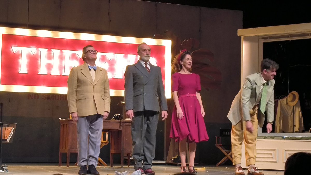 🎭 Excelente 𝙔...𝙡𝙤 𝙦𝙪𝙚 𝙚𝙡 𝙫𝙞𝙚𝙣𝙩𝙤 𝙨𝙚 𝙡𝙡𝙚𝙫𝙤́, adaptación de @TRONCOSO__ de 'Moonlight and Magnolias' de Ron Hutchinson: la loca gestación de una de las cintas más célebres de todos los tiempos, con <a href="/labarrantes/">Carmen Barrantes</a> <a href="/pemarisanchez/">Pedro Mari Sánchez</a> <a href="/josebustosg/">jose bustos</a> 🎬

📍@ElPavonTeatro