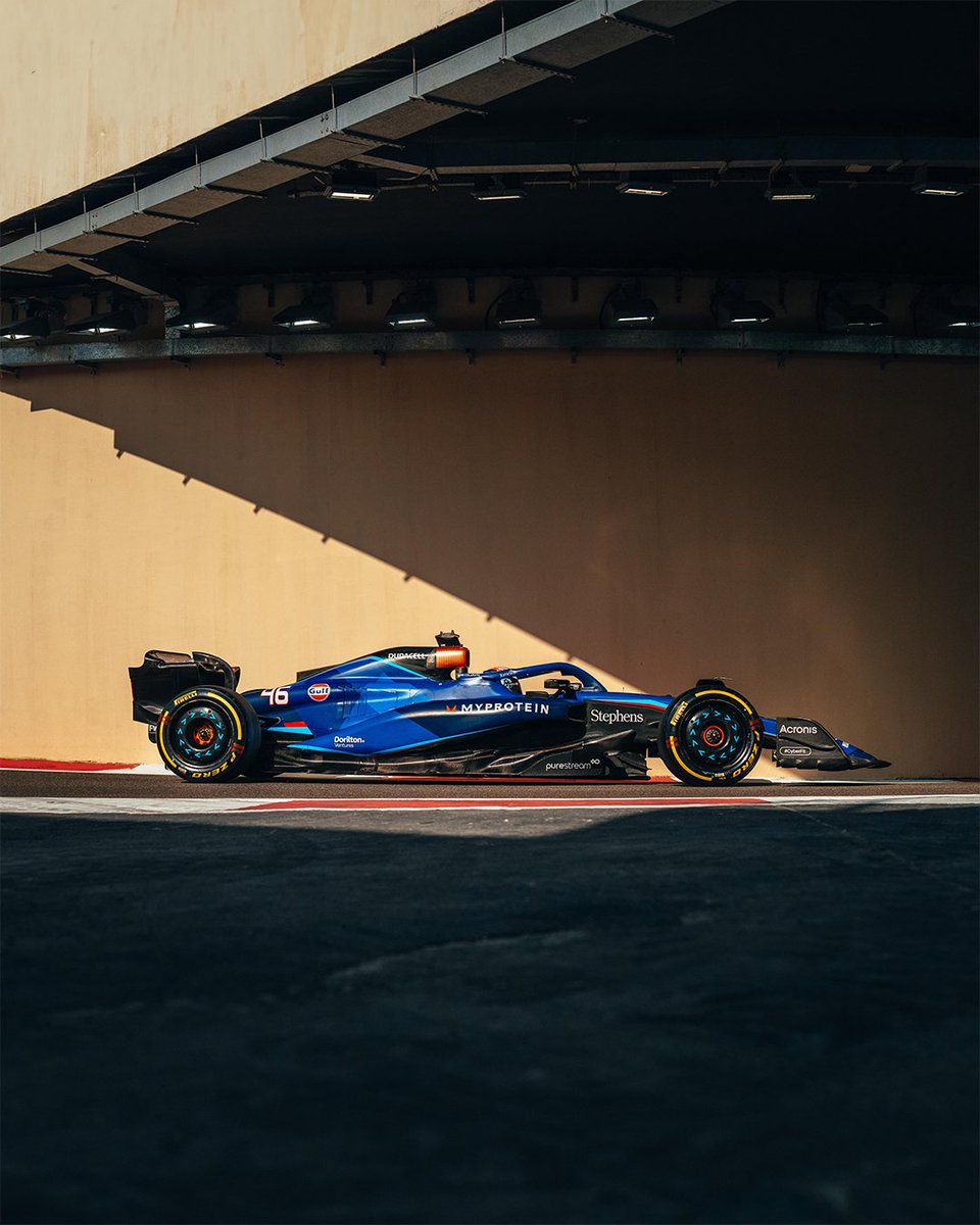 martinmica_'s tweet photo. Colapinto obtuvo la superlicencia
@FranColapinto paso el rookie test en el circuito de Yas Marina, Abu Dhabi
El argentino realizó 348km, 66 vueltas, a bordo del Williams FW45, marcando su mejor tiempo con 1m26s832
#F1Testing #FranColapintoTestF1 https://t.co/SI9cTrihJr