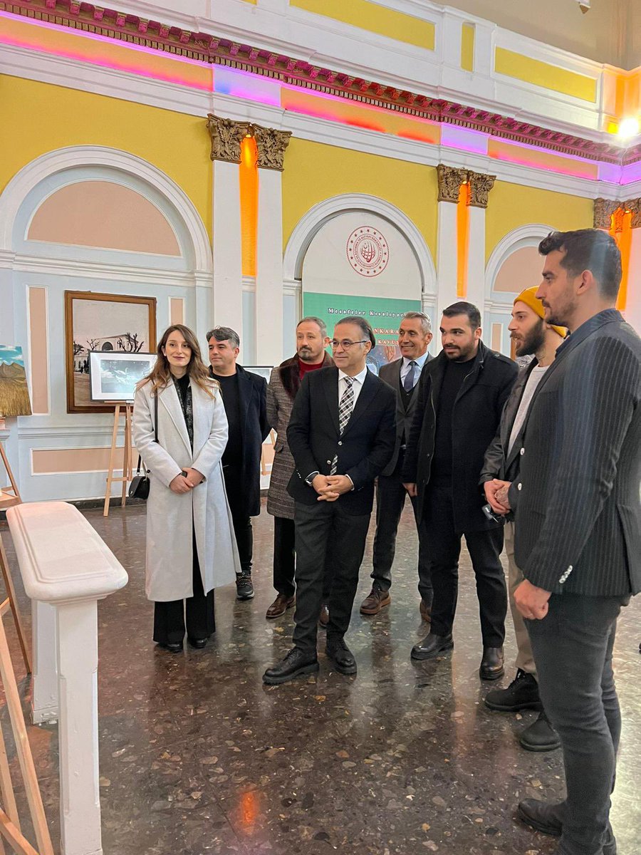 YigitAslanataa's tweet photo. 📍TÜGVA “Güzel İzmir” Sergisi

35 akademisyen ve öğrencinin katılımları ile Alsancak Tren Garında gerçekleşen sergimize bugün ziyaret gerçekleştiren; Ege Üniversitesi Rektörümüz Sayın @ProfNecdetBudak, Başsavcımız Fahri Mutlu Tosun, Başsavcıvekillerimiz Mehmet Akif Dönertaş, Hasan Onur Dinç ve İl Milli Eğitim Müdürümüz Ömer Yahşi (@yahsiomer)’ye teşekkür ediyoruz.

Kültür’de ve Sanat’da TÜGVA var 💪