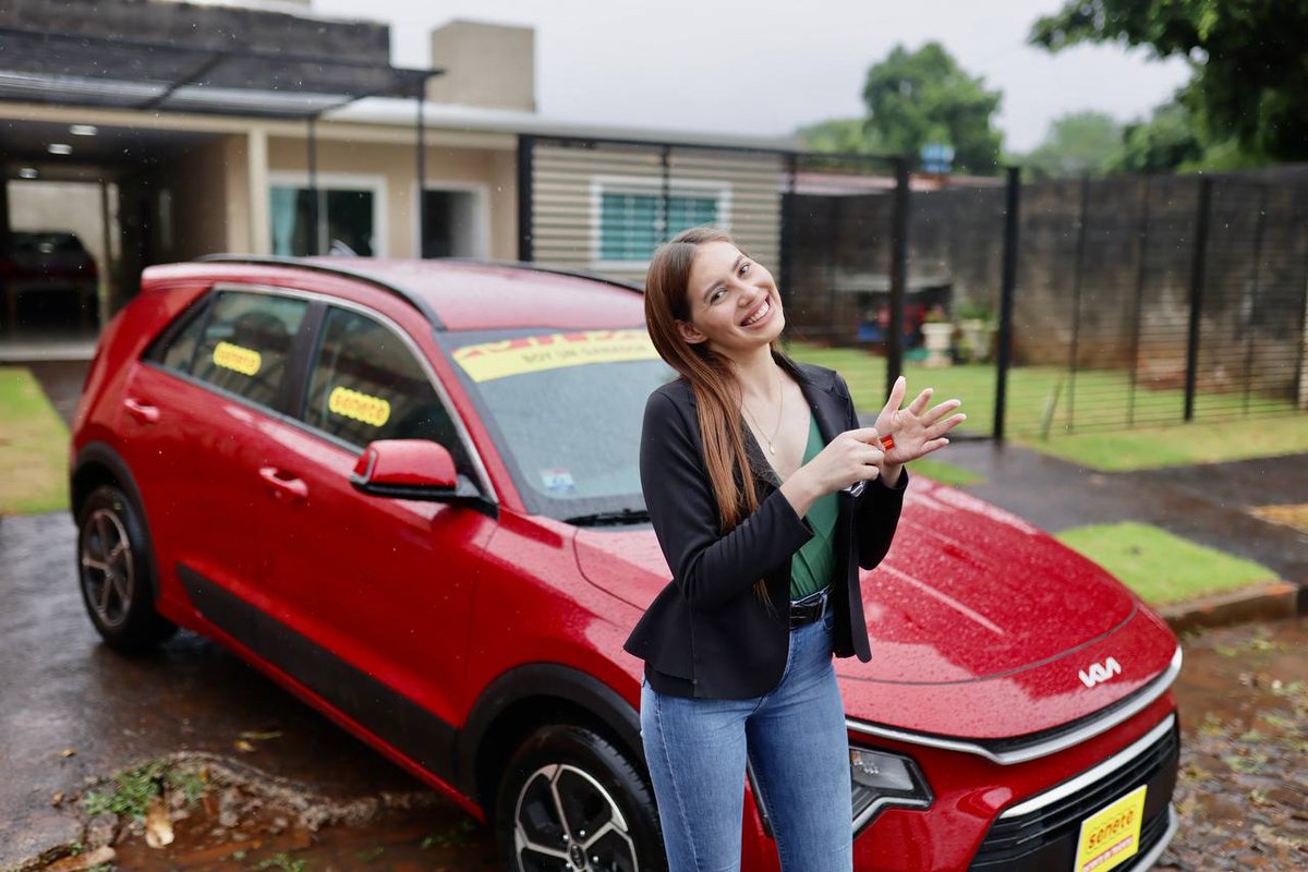 Senetepy's tweet photo. 🥳 ¡Te presentamos a una nueva feliz ganadora de #Seneté! 🤩
📌 Ella es Arami Monserrath Sanchez de Ciudad del Este.
🤑 Se ganó un imponente Kia Niro por número de cartón en el sorteo del 12 noviembre.
😉La próxima ganadora podes ser vos, ¡probá tu suerte!
#Senete #Paraguay https://t.co/UNpR7CuWSx
