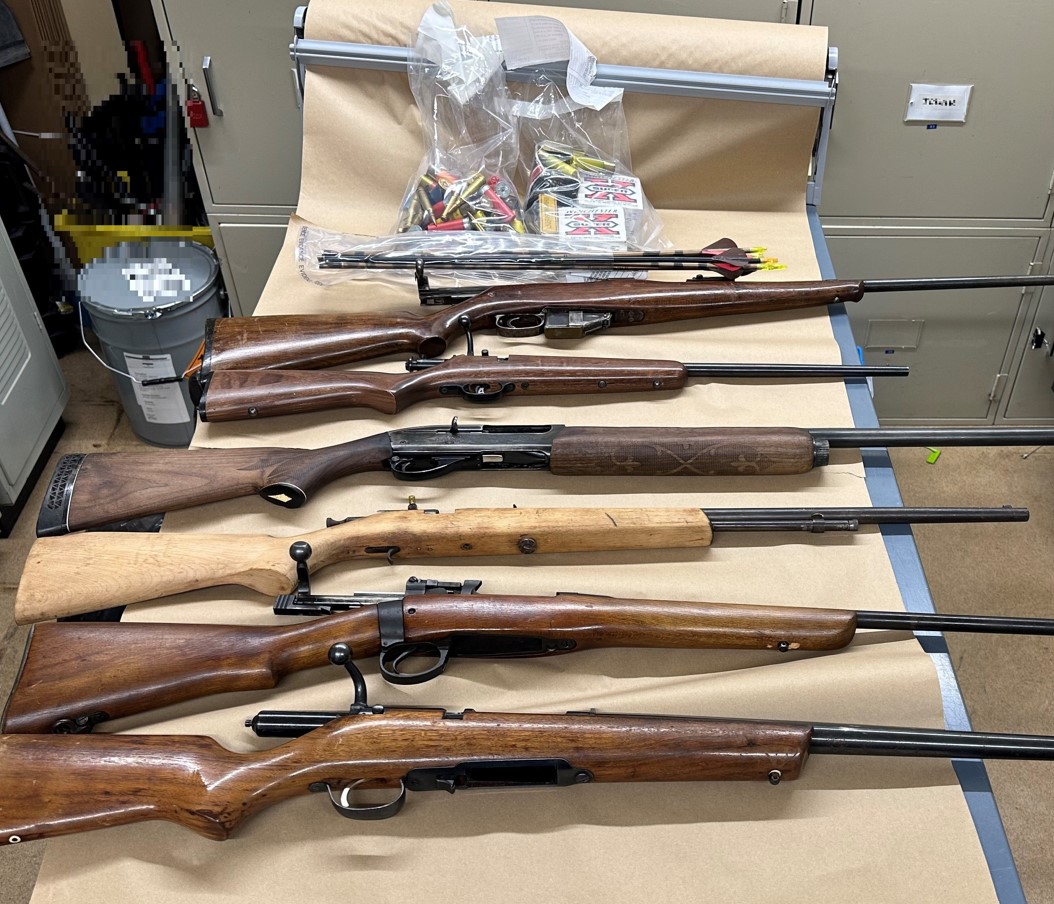 On Nov 25, 9:30pm, Swan River #rcmpmb responded to report of home on 1st Street S in Swan River having been shot at. Upon arrival, suspect had fled. No injuries reported. Investigation led to search of a home in Birch River. 6 guns seized & 37yo David Gabriel arrested & charged.