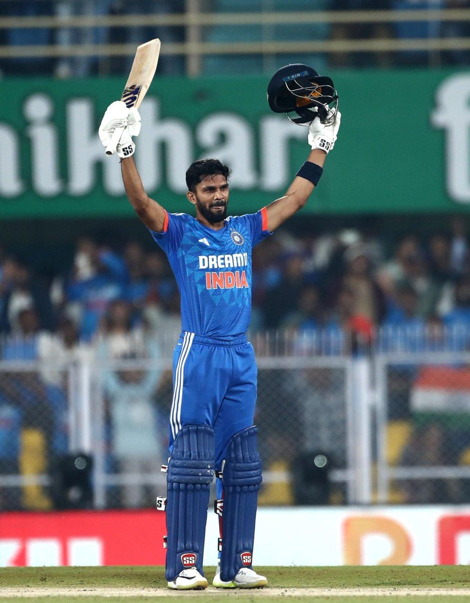 JemeshLuke's tweet photo. Reasons for today loss
1) prasid Krishna main.( no ball to maxi, then he started hitting )
2) ishan kishan poor WK
3) Surya droped catch of Wade
4) Captain failed in setting feilders
5) last two overs axar nd prasid
#IshanKishan #AUSvsIND #T20Cricket #Maxi #prasid https://t.co/RXfiKBF71v