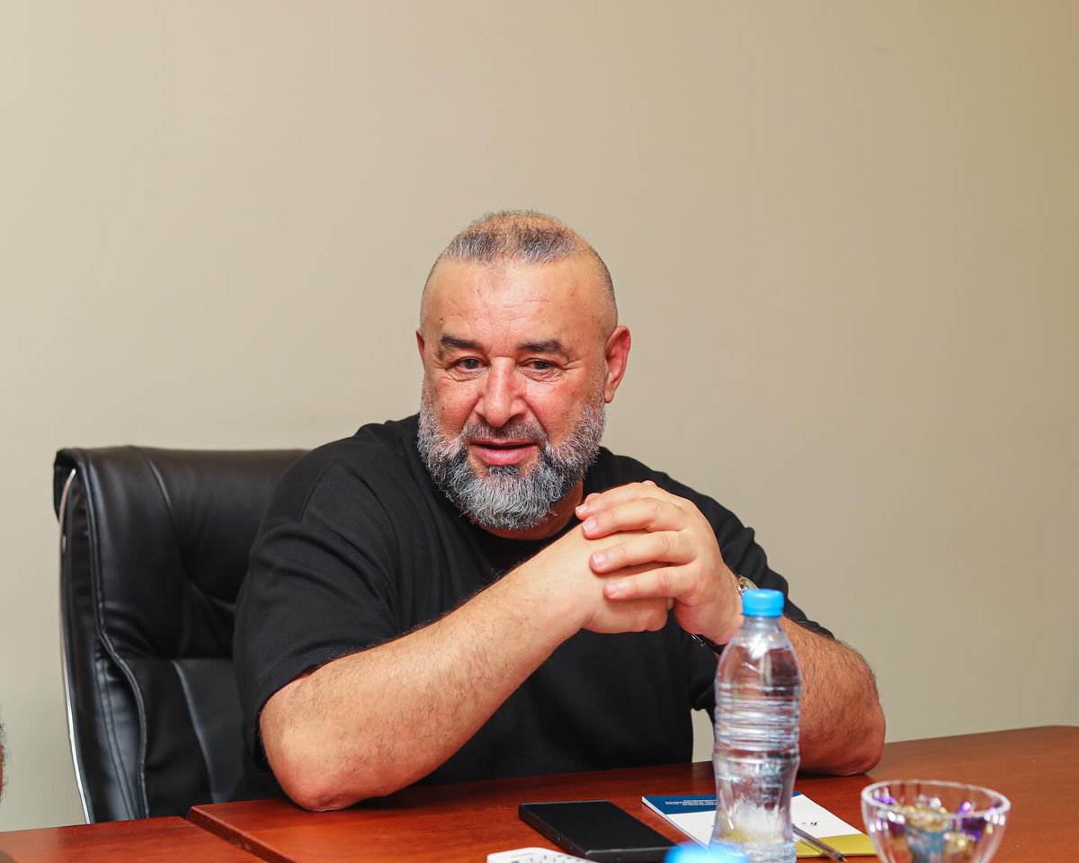 Kocha Abdelhak Benchikha ni Kocha wa Viwango Haswa Kama ataachiwa Uhuru kuanzia kwenye usajili na Mambo yote ya ufundi tutegemee kuona Makubwa sana pale Lunyasi.