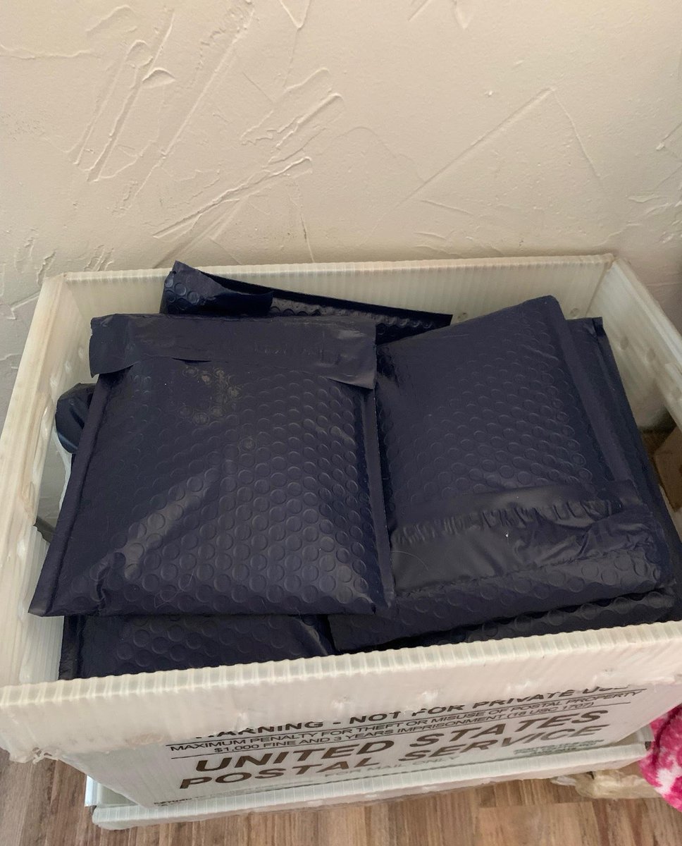 OkamiZine's tweet photo. {shipping update}

Our shipping mod started packing the orders — they still need to be labelled and then they will be ready to ship!~ 🙌🏼 https://t.co/veCMP1WZss