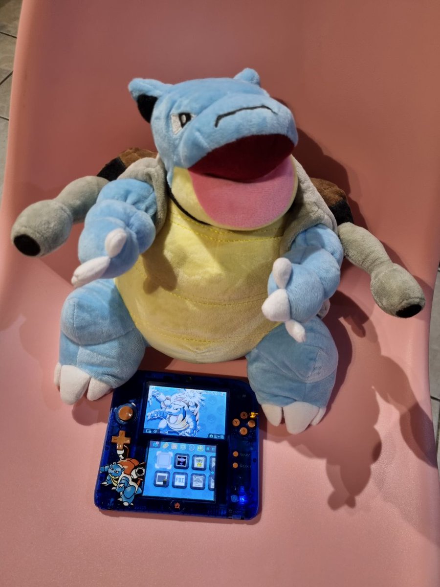 KentDuff's tweet photo. Merci la belle-sœur pour cette 2DS spéciale Tortank 😍😍

Son insta : https://t.co/V09DTsGzwE https://t.co/1qPsJN1RCa