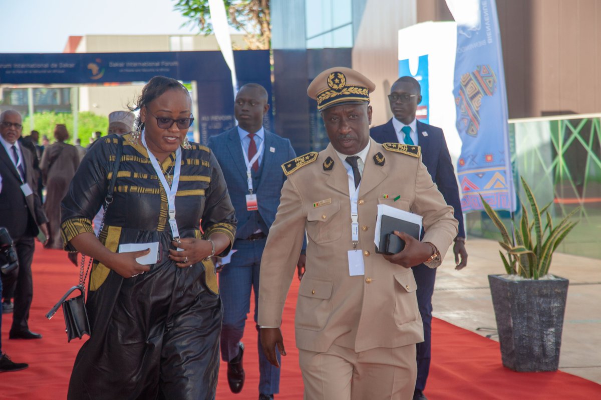 Forum International de Dakar tweet media