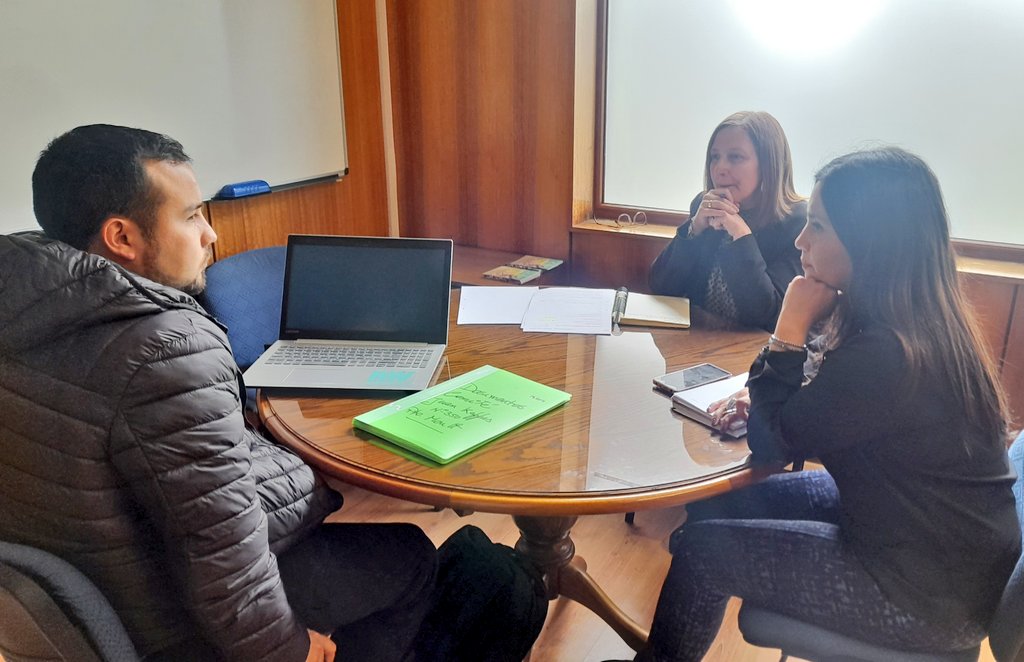 LosLagosBBNN's tweet photo. 📌 Hoy, nuestra seremi (s) Ximena Reyes, desarrolló una extensa jornada de audiencias, donde atendió a vecinos y organizaciones de diversas comunas de la región.

#Seguimos trabajando para dar soluciones a las demandas de las familias de Los Lagos y continuar mejorando sus vidas. https://t.co/bGSDDKuYh5