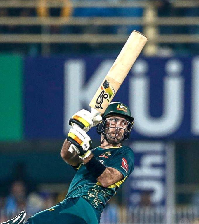 Simple__Bandaa_'s tweet image. "Maxwell's brilliance shines through! 💥 A stunning century against India, leading the team to a remarkable victory single-handedly. An extraordinary performance by Glenn Maxwell! 🏏👏 #MaxwellMagic #INDvsAUS #Maxwell