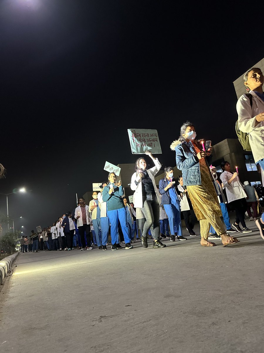 BathindaAbnu's tweet photo. Day 3 

The Nursing Officer of AIIMS Bathinda appeal to GOI for their rights🙏🏻 
@MoHFW_INDIA @mansukhmandviya 
@UNCPunjab
@harish_kajla 
@OfficeofARM
@HarsimratBadal_ 
#JusticeForAiimsBtiNurses https://t.co/XjMa3CMLsq