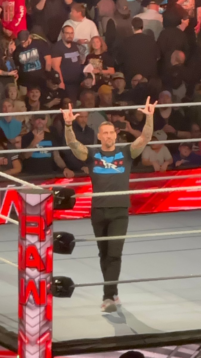 thescottberko's tweet photo. @CMPunk @RandyOrton  I tried to get the crowd more hyped last night but Nashville wrestling crowds just don't hit like big cities like Chicago, NYC or Miami. Thanks for coming back at a show I could go to though. Love you guys @WWE https://t.co/twzfhPsRC3