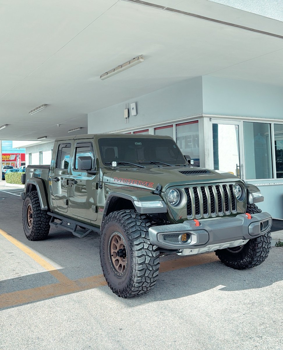 cdjrhomestead's tweet photo. GET READY FOR AN OFF-ROAD ADVENTURE! ⛰️ Come in to see all our available Jeep Wranglers and Gladiators. No one knows Jeeps like we do. 🙌🏼

Click the link below to shop our full Jeep lineup!

https://t.co/fCZS9SCPL8 https://t.co/i2LOAG3TE4