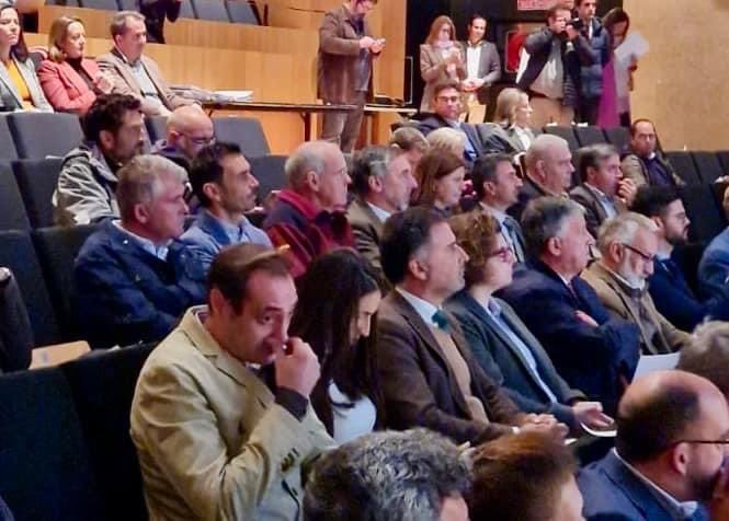 psoemoguer's tweet photo. ✍🏻 Gustavo Cuéllar, en el Acto de firma del “𝐌𝐚𝐫𝐜𝐨 𝐝𝐞 𝐀𝐜𝐭𝐮𝐚𝐜𝐢ó𝐧 𝐩𝐚𝐫𝐚 𝐞𝐥 𝐃𝐞𝐬𝐚𝐫𝐫𝐨𝐥𝐥𝐨 𝐒𝐨𝐬𝐭𝐞𝐧𝐢𝐛𝐥𝐞 𝐝𝐞𝐥 𝐀𝐫𝐞𝐚 𝐝𝐞 𝐈𝐧𝐟𝐥𝐮𝐞𝐧𝐜𝐢𝐚 𝐝𝐞𝐥 𝐄𝐬𝐩𝐚𝐜𝐢𝐨 𝐍𝐚𝐭𝐮𝐫𝐚𝐥 𝐝𝐞 𝐃𝐨ñ𝐚𝐧𝐚” entre los gobiernos de España 🇪🇸 y Andalucía. https://t.co/2hkijwqpj7