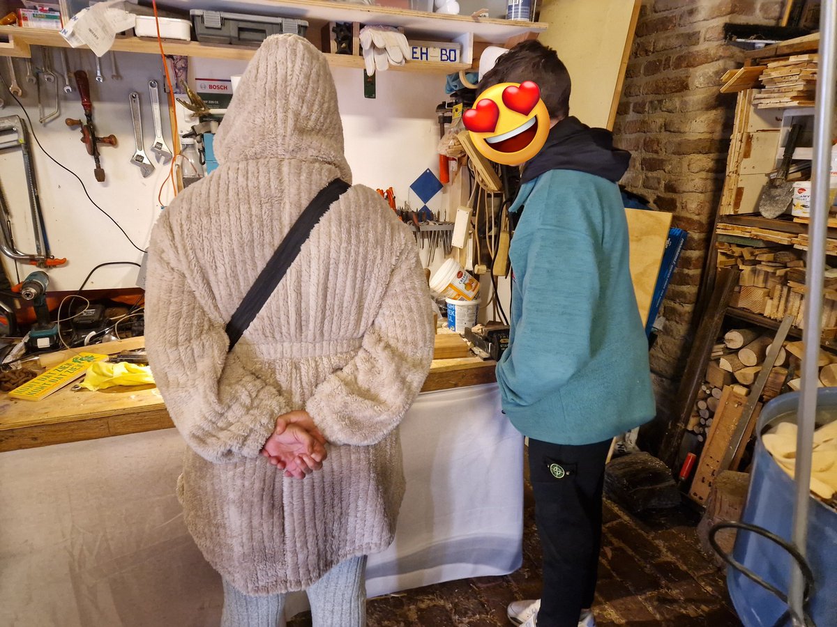 #IkHebEenLeerling van 13. Hij was lang thuiszitter. Gepest in #onderwijs enz.
Blijkt bij mij een #techniek wonder. Mams heeft weinig geld. Ik wil hem gereedschap geven, van schroevendraaier tot soldeerbout enz.. Wie kan/wil helpen?

RT aub. 

Doneren/Schenken? DM!

#MoedMoet