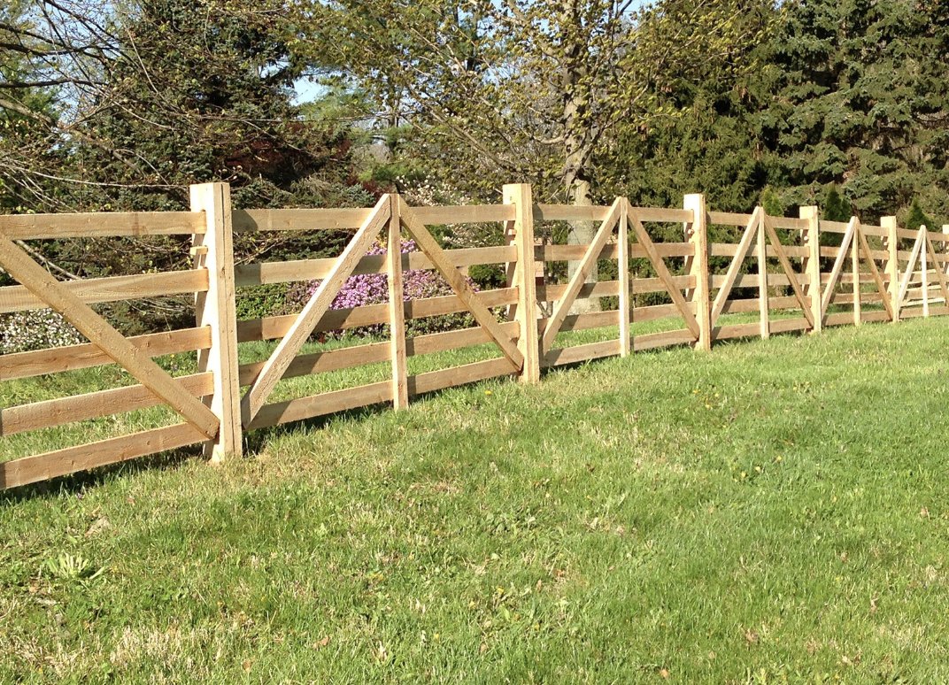 Have you heard about #Cedartech Fences? 😍 They are one of the most unique lines of cedar fences ever designed. From traditional to privacy, you can have a distinctive fence that will set your yard apart!

#RusticraftFence #fence #fencing #WaynePA #MainLine #MainLineToday