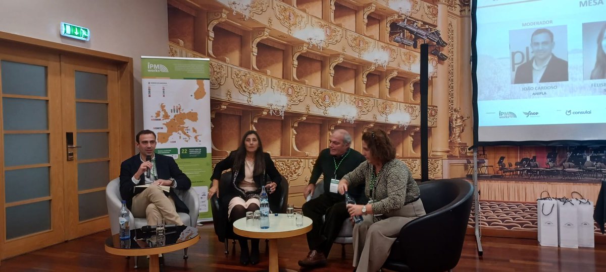anipla_com's tweet photo. A convite da #FNOP - Federação Nacional das Organizações de Produtores de Frutas e Hortícolas e com o apoio da CONSULAI, João Cardoso, Diretor Executivo da #ANIPLA moderou hoje uma mesa redonda dedicada ao tema "Regulamento Sobre o Uso Sustentável de Produtos Fitofarmacêuticos" https://t.co/HTC1SsiJGH