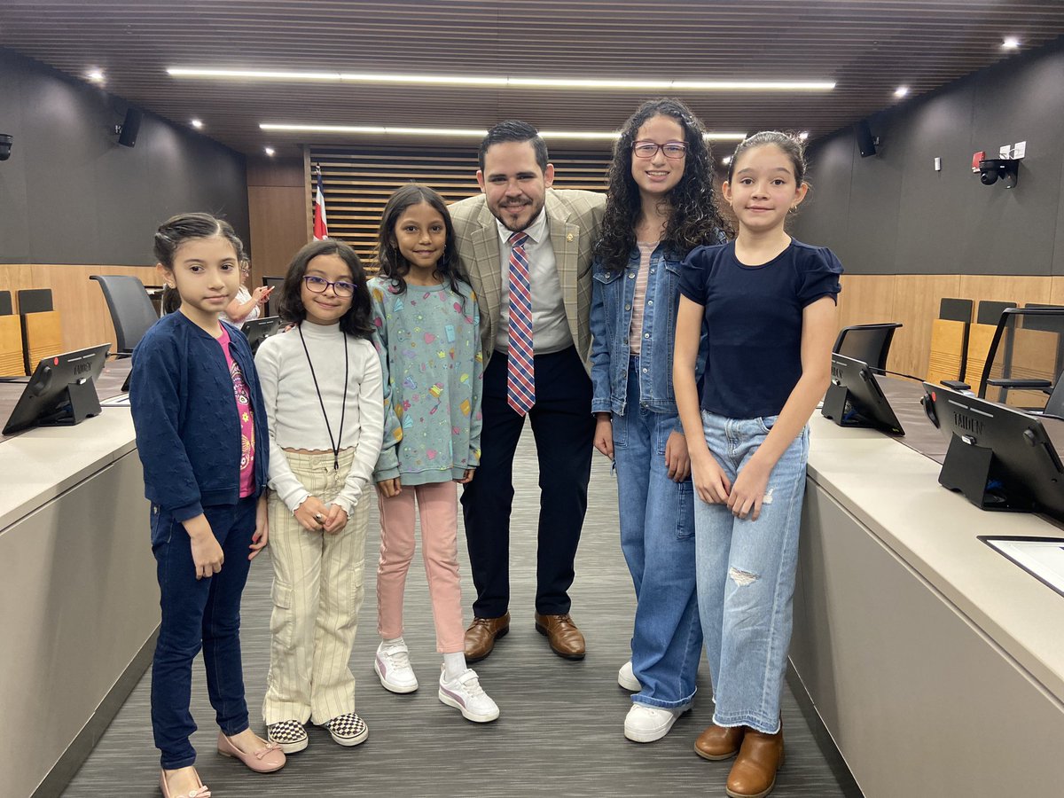 ¡Las niñas alzan sus voces para ser escuchadas! 💪🏼

Hoy la Comisión de Juventud, Niñez y Adolescencia, recibió a Brithany, Angela, Valentina, Emma y Maiah, para exponer sobre la "Agenda de las Niñas”.