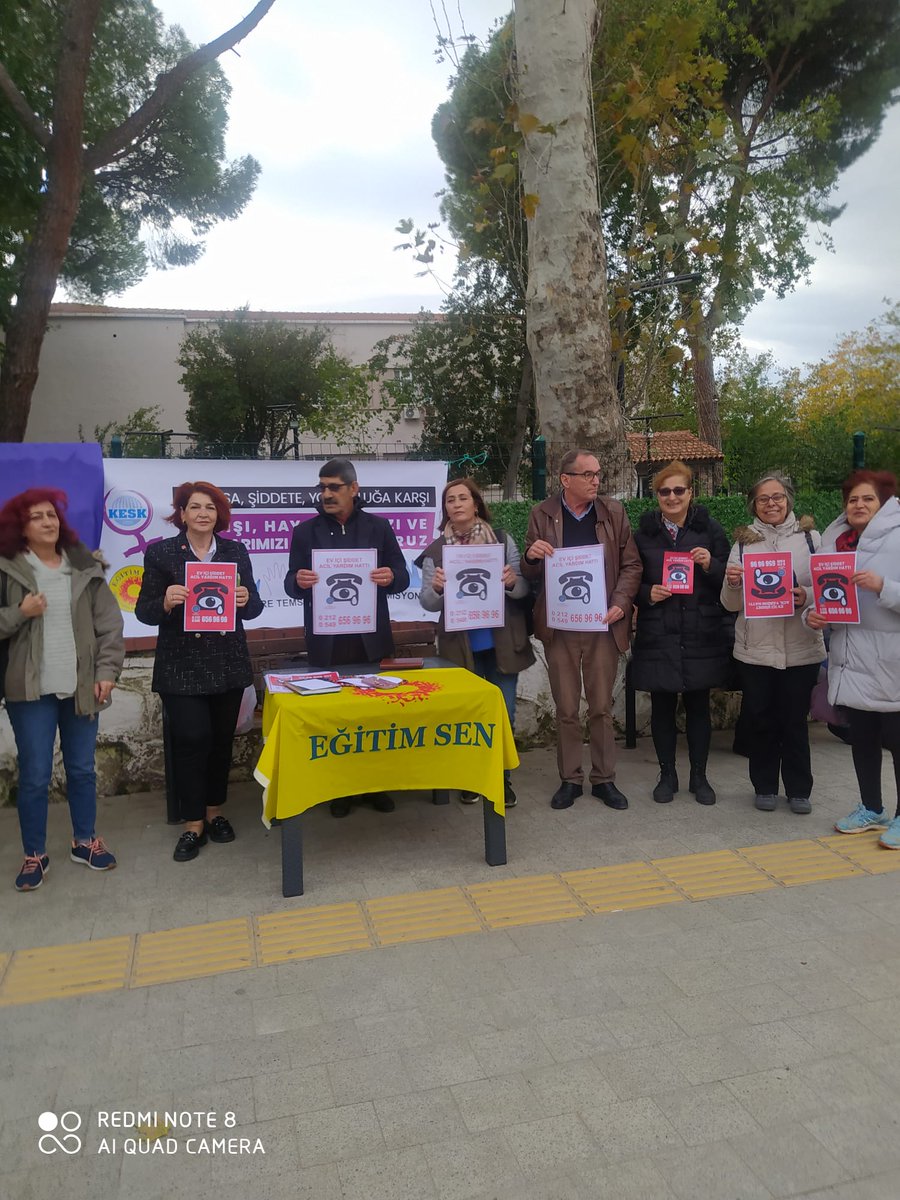 nejatbozkurt_'s tweet photo. Egitimsen Tire Temsilciligimizin 25 Kasım Kadına Şiddetle mücadele günü etkinlikleri çerçevesinde @tkdfederasyon un hazırladığı iletişim brosurlerinin dağıtımına katıldık. Emeği geçenlere teşekkürler. 
#25Kasım 
@EgitimSenTire https://t.co/d9EvywsAmV