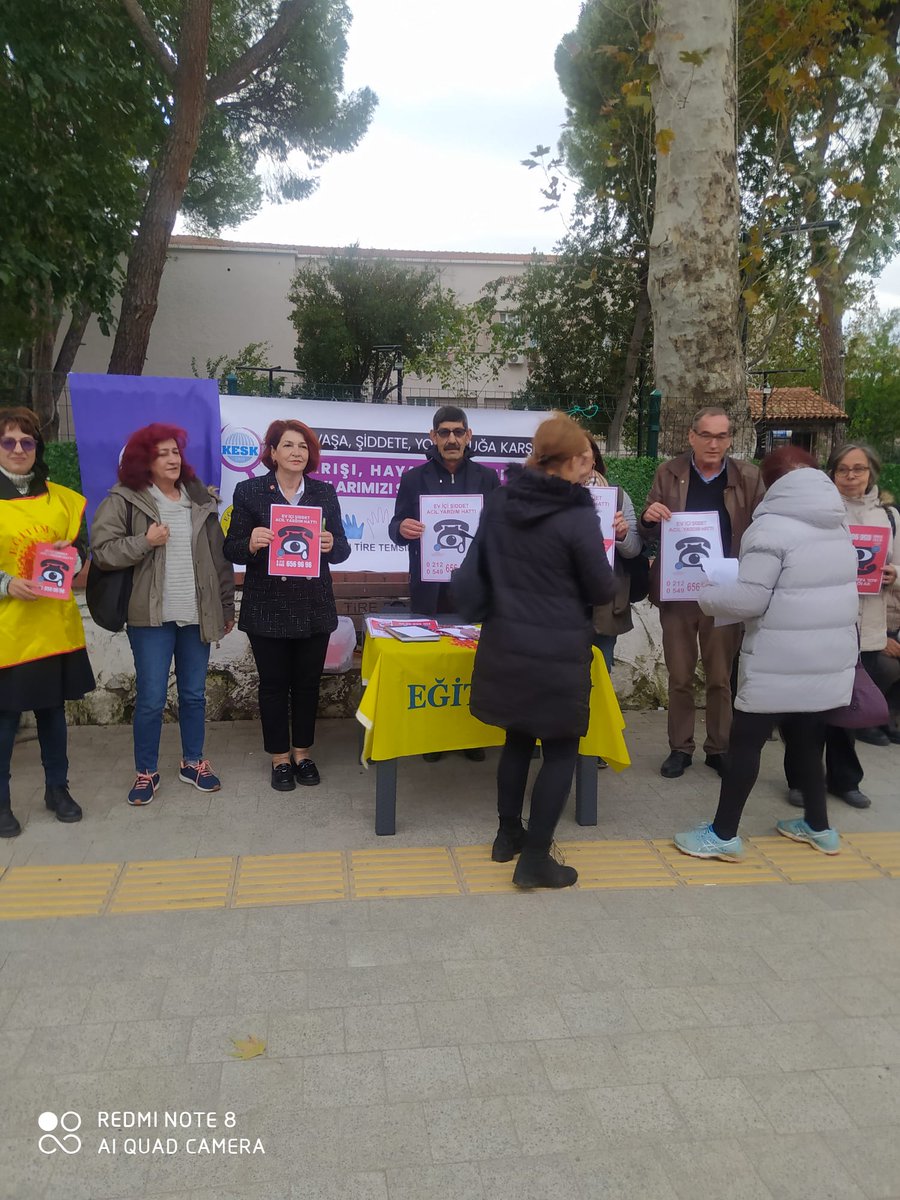 Egitimsen Tire Temsilciligimizin 25 Kasım Kadına Şiddetle mücadele günü etkinlikleri çerçevesinde <a href="/tkdfederasyon/">Türkiye Kadın Dernekleri Federasyonu</a> un hazırladığı iletişim brosurlerinin dağıtımına katıldık. Emeği geçenlere teşekkürler. 
#25Kasım 
<a href="/EgitimSenTire/">TİRE EĞİTİM SEN</a>