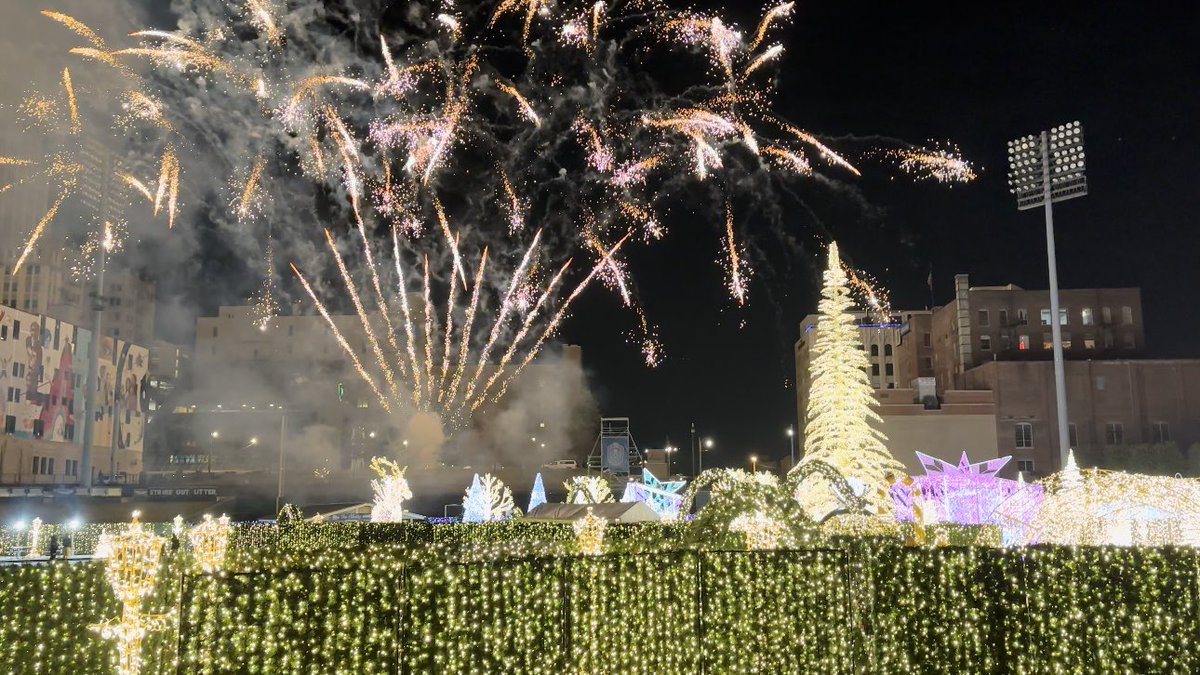 memphisredbirds's tweet photo. YOU ASKED… SO WE LISTENED! 🙌🎇 Deck the Diamond will now have two fireworks shows EVERY SATURDAY at 7 and 9 p.m. #DeckTheDiamond2023 #fireworksshow 

Yes, you read that right! 🎟️: https://t.co/c4R9PNzGCr https://t.co/z9wHrN3CFk