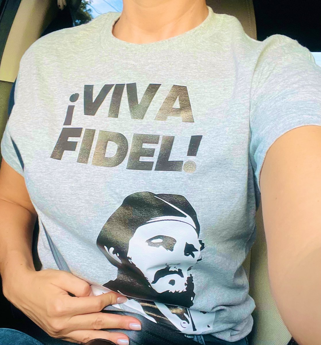 Que viva por siempre Fidel... Y al que le duela, que sufra 🤷🏼‍♀️