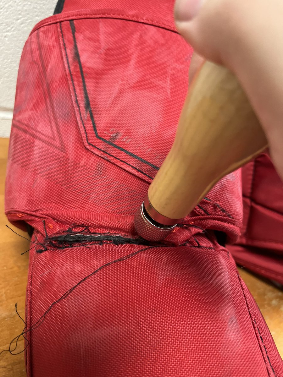 hockey_halifax's tweet image. Little Tuesday repairs. Fixing a piece of goalie padding 

#funtuesdays #quickrepairs @PHATS_SPHEM @prohockeyEMs