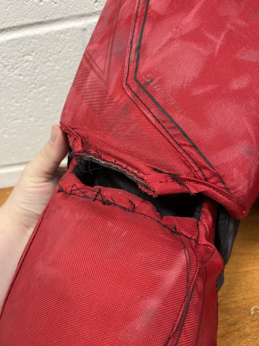 hockey_halifax's tweet image. Little Tuesday repairs. Fixing a piece of goalie padding 

#funtuesdays #quickrepairs @PHATS_SPHEM @prohockeyEMs