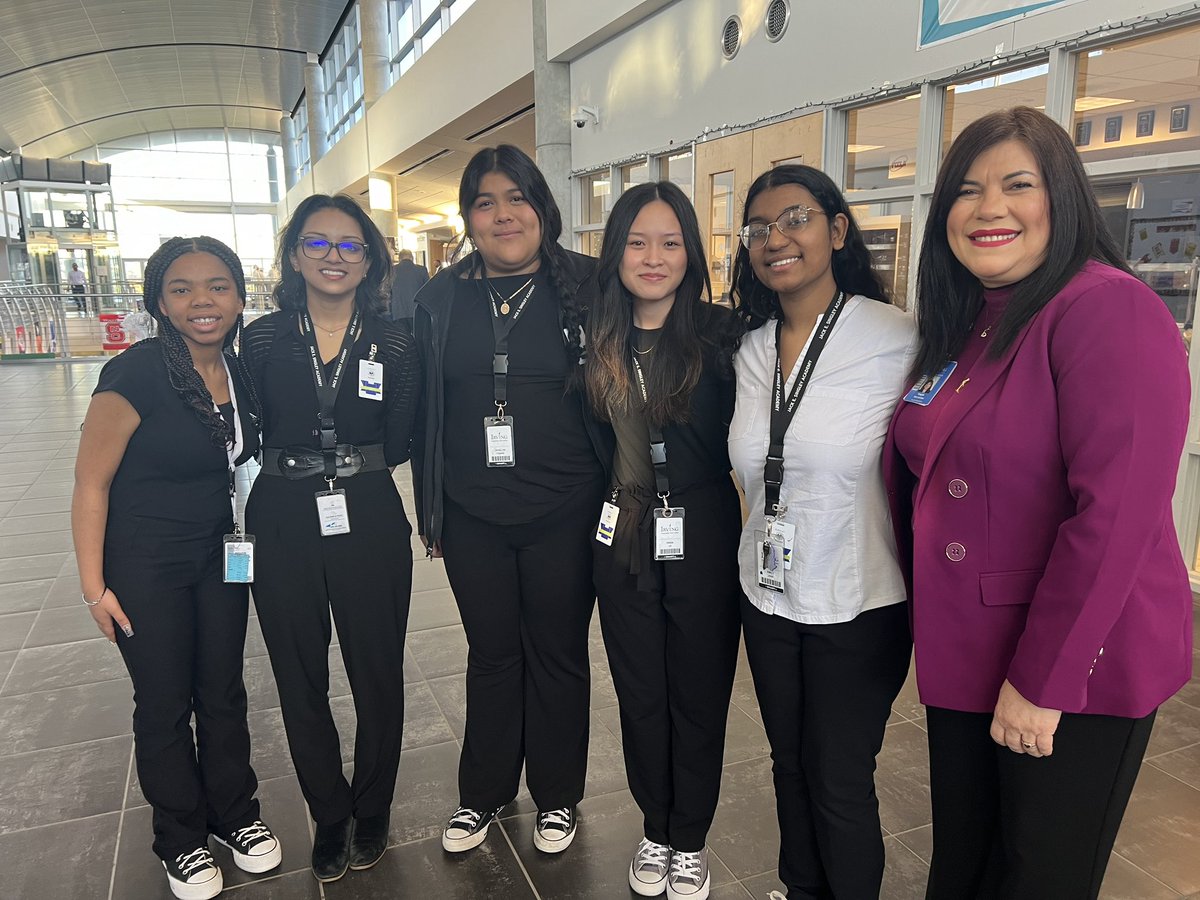 IrvingISD's tweet photo. Today #myIrvingISD hosted the inaugural Community Connection 🤝 event, bringing together District leaders, city officials and chamber representatives. We look forward to the future of @thecityofirving! 🤩

View the full photo album 👉 https://t.co/kRAHFketRi 

#IISDReimagined https://t.co/LmAIv0N4VD