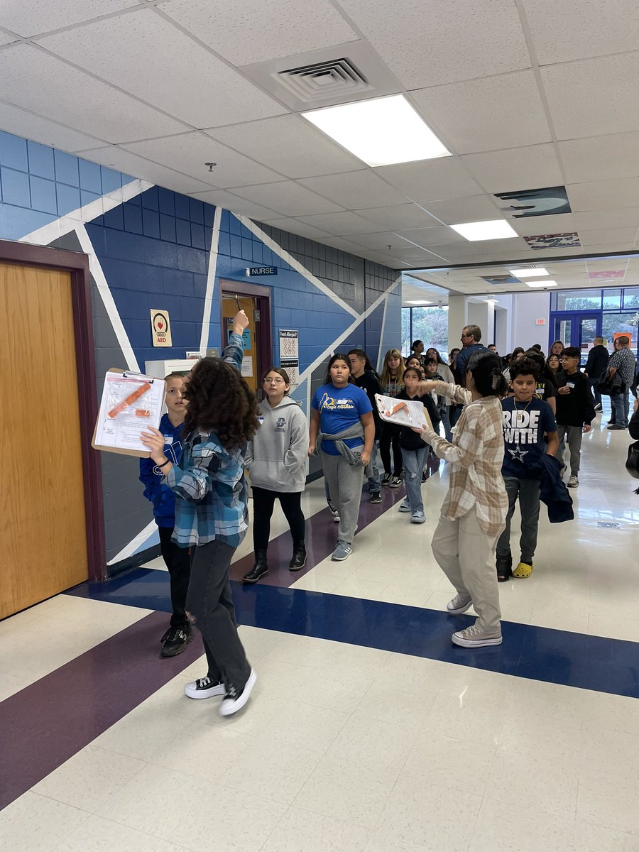 This morning we welcomed Elrod Elementary, Carson Elementary, Timberwilde Elementary, Knowlton Elementary, and Northwest Crossing Elementary! 🤩 Proud of our Coyotes! Our Coyote Ambassadors did such a great job leading school tours. 👏🏽👏🏽 #teamconnally