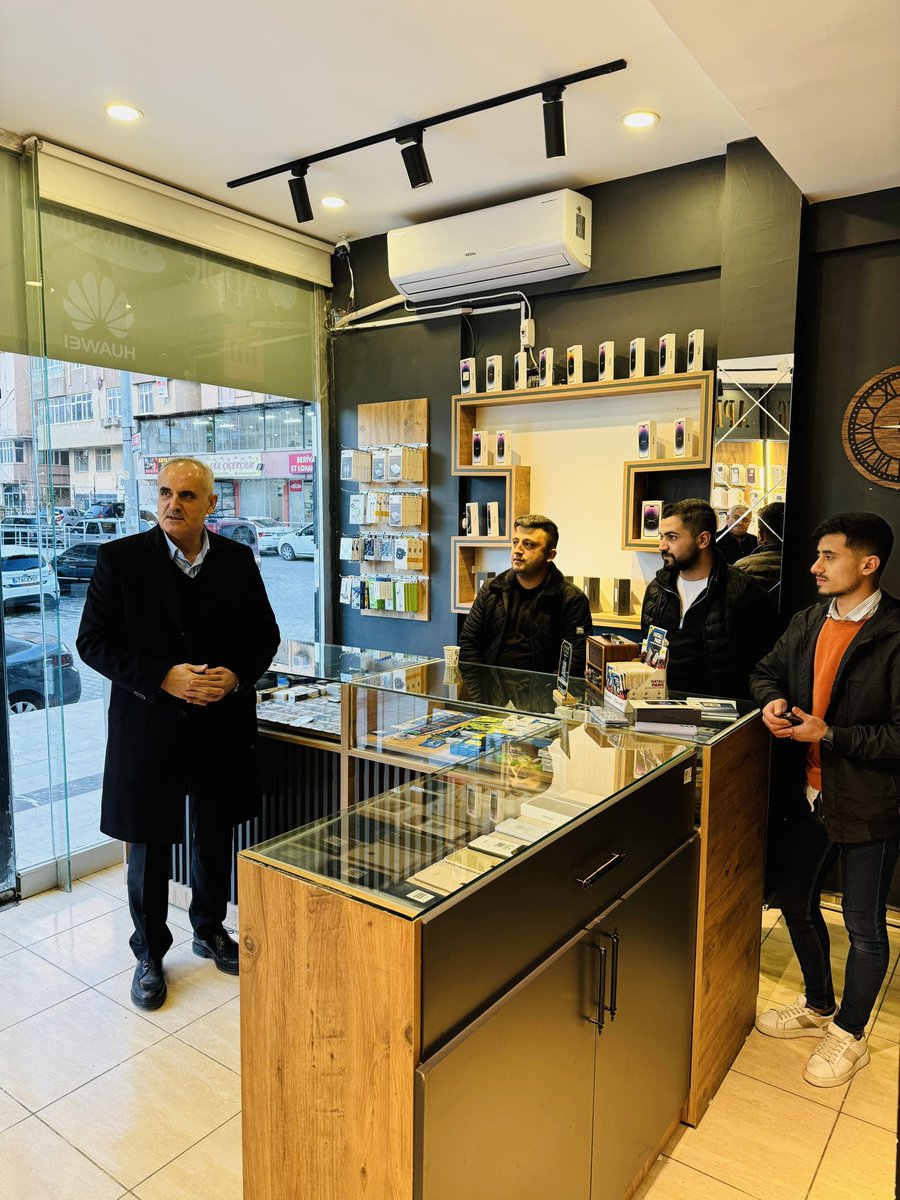 mehmetnurcelik_'s tweet photo. AK Parti'nin dünü de, bugünü de millete hizmettir. 

Gün boyunca hemşehrilerimizi ziyaret ettik. İstek, talep ve önerilerini dinledik.

📝 Notlarımızı alarak, taleplerin çözümü noktasında neler yapabileceğimizi konuştuk.

Cumhurbaşkanımız Sayın Recep Tayyip ERDOĞAN’ın liderliğinde; omuz omuza daha aydınlık yarınların Türkiye'si ve Mardin’i için var gücümüzle çalışmayı sürdürecek, hemşehrilerimizle buluşmaya devam edeceğiz.

#ArtukluBizimEvimiz
#Artuklu #GüçlüArtuklu #Mardin 

@Akparti 
@aliihsanyavuz54 
@erkankandemir 
@yzyilmaz55