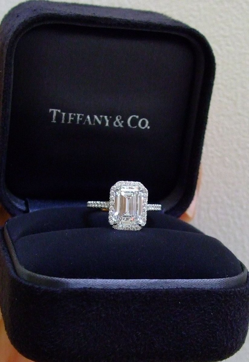 SelectOutfit's tweet photo. tiffany and co ring https://t.co/coksrhKJdn