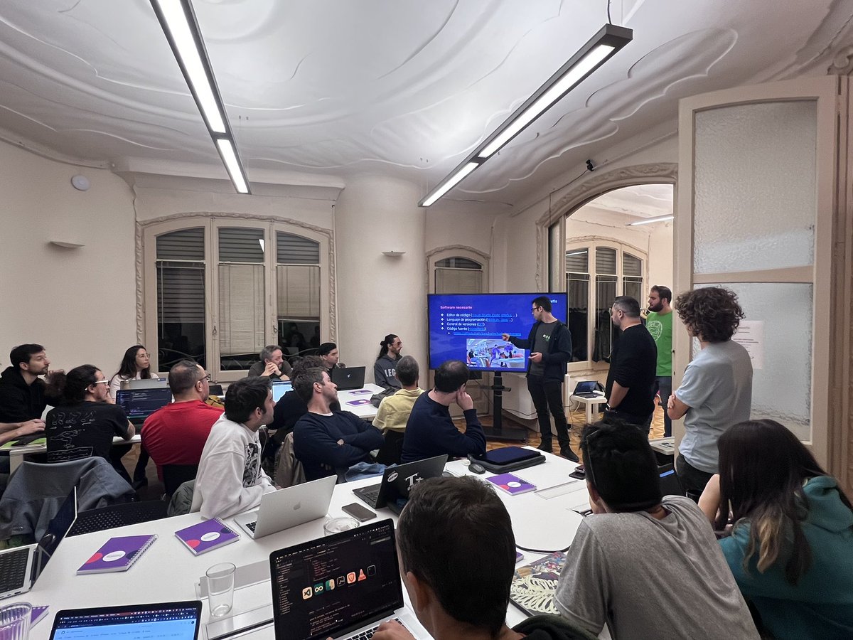 bcnswcraft's tweet image. Empezando la bowling kata en @Basetis con un full house! 🎉🎉🎉 #softwarecrafters #tdd #pairprogramming