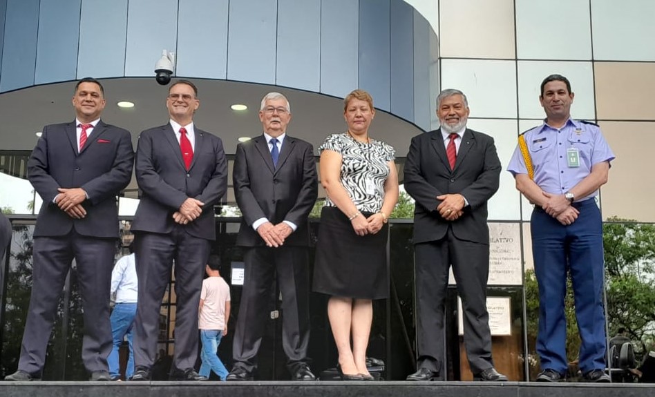 enlacemilCNpy's tweet photo. Acompañamiento al Proyecto Berkut https://t.co/RIfzJTkCEz (VANT Clase III-MALE; Medium Altitude and Long Endurance) representando una oportunidad singular para el desarrollo y proyección de Paraguay en el ámbito internacional y que se destacaría en la novel Industria Aeroespacial https://t.co/XXHNpJnAQs