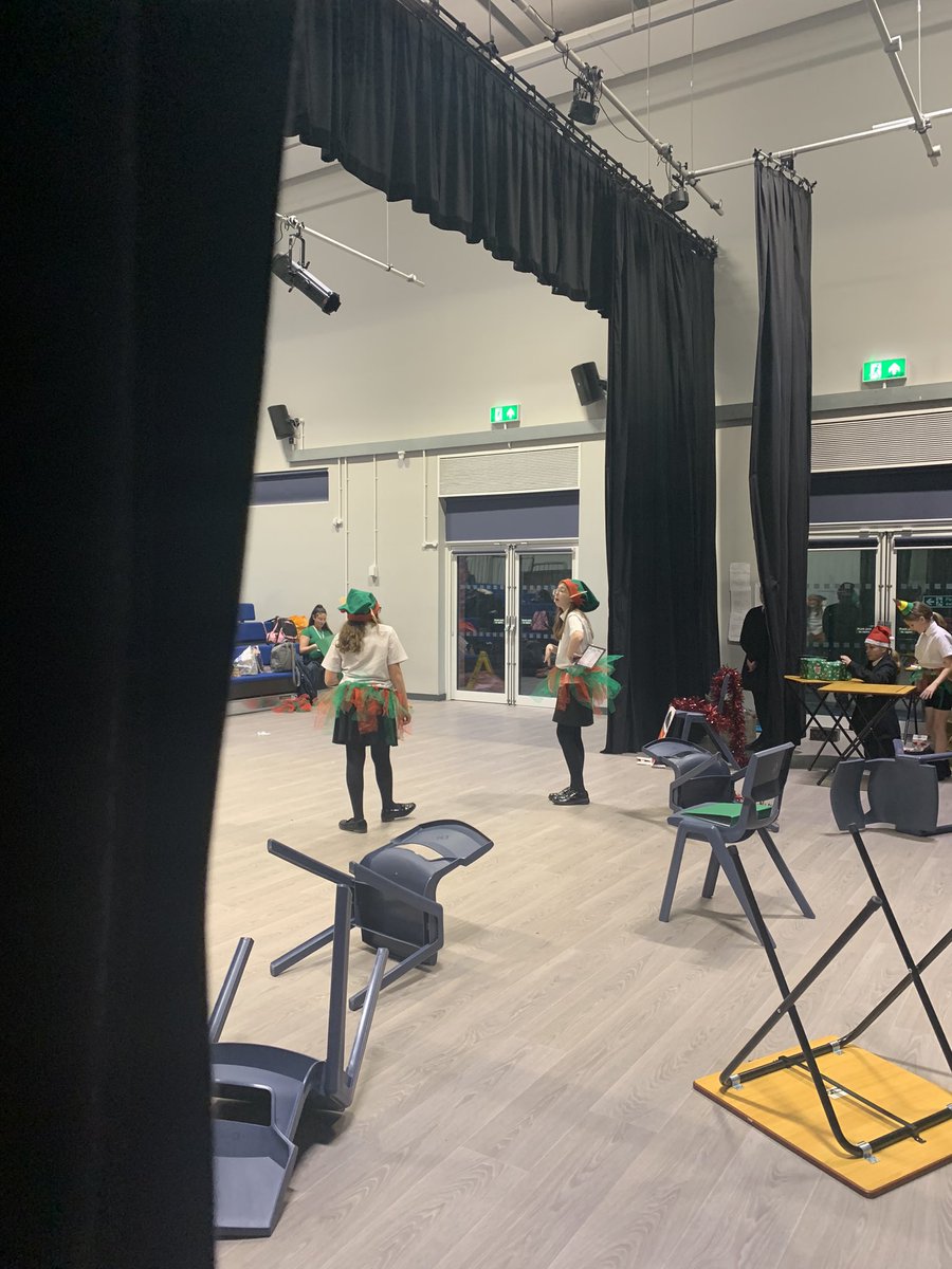 KEVInorthfield's tweet photo. Sneak preview! - Dress rehearsals at Drama Club tonight, they’re getting ready to perform their ‘Children’s Christmas Story’ on Thursday!
#workhardbekind https://t.co/g78iGVVq7q