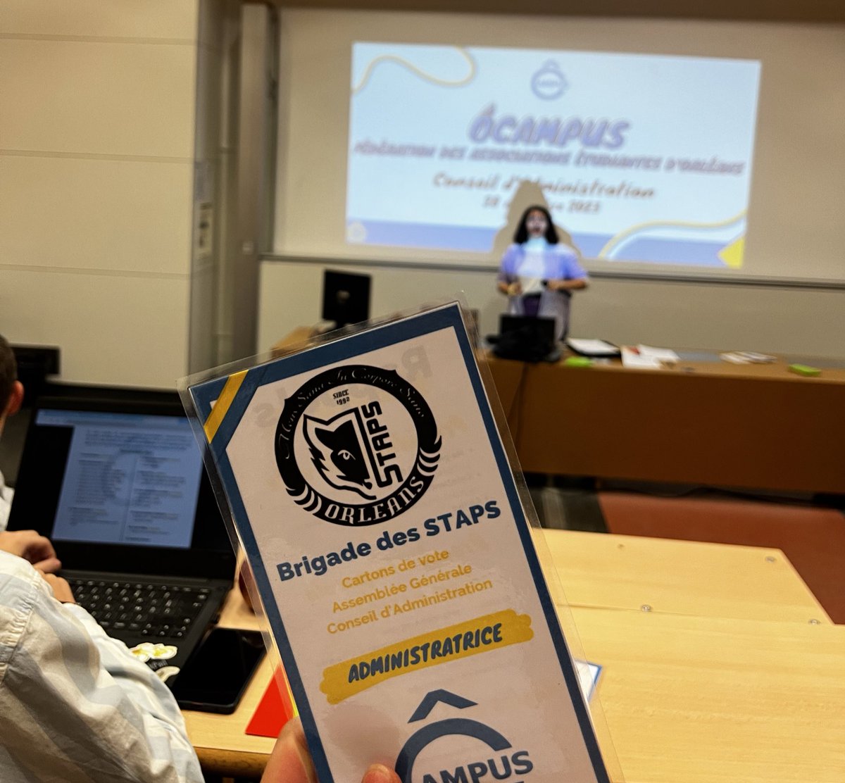 #CAÔCAMPUS | 💛💙

Nous sommes présent.es au CA <a href="/OCampus_Orleans/">ÔCampus</a> 🦊

🔸nouvelles asso. adhérentes 👥
🔸évènements ✨ 
🔸représentation étudiante 🗣️
🔸IS

Continuons à faire vivre la vie de campus de <a href="/Univ_Orleans/">Université d'Orléans</a> !