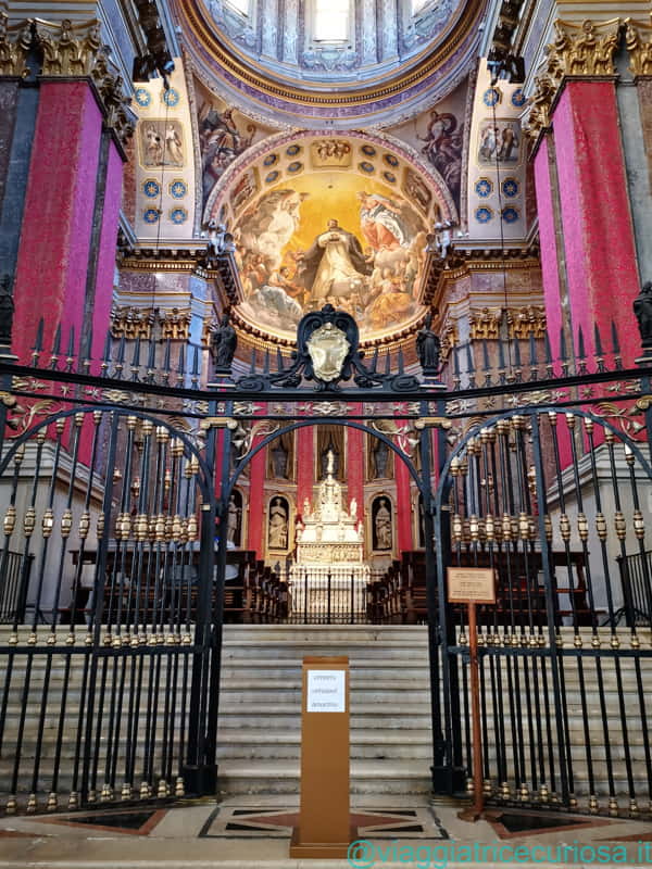 Nicola Pisano, Niccolò dell’Arca e #Michelangelo presero parte alla realizzazione dell’Arca di San Domenico, che custodisce le spoglie del fondatore dell’ordine domenicano (1170-1221) nella basilica a lui intitolata a #Bologna: 👉facebook.com/viaggiacuriosa…

#arcadisandomenico