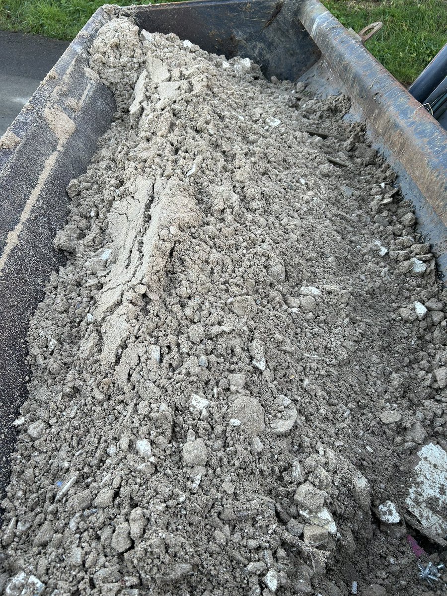 kittowsbutchers's tweet photo. This is NOT #crackin

Please dispose of your rubbish properly and let's look after the Cornish countryside.

#farming #cornwall #rural #countyside #rubbish #flytipping @BBCCornwall @PirateFM https://t.co/YsyFclgnAS