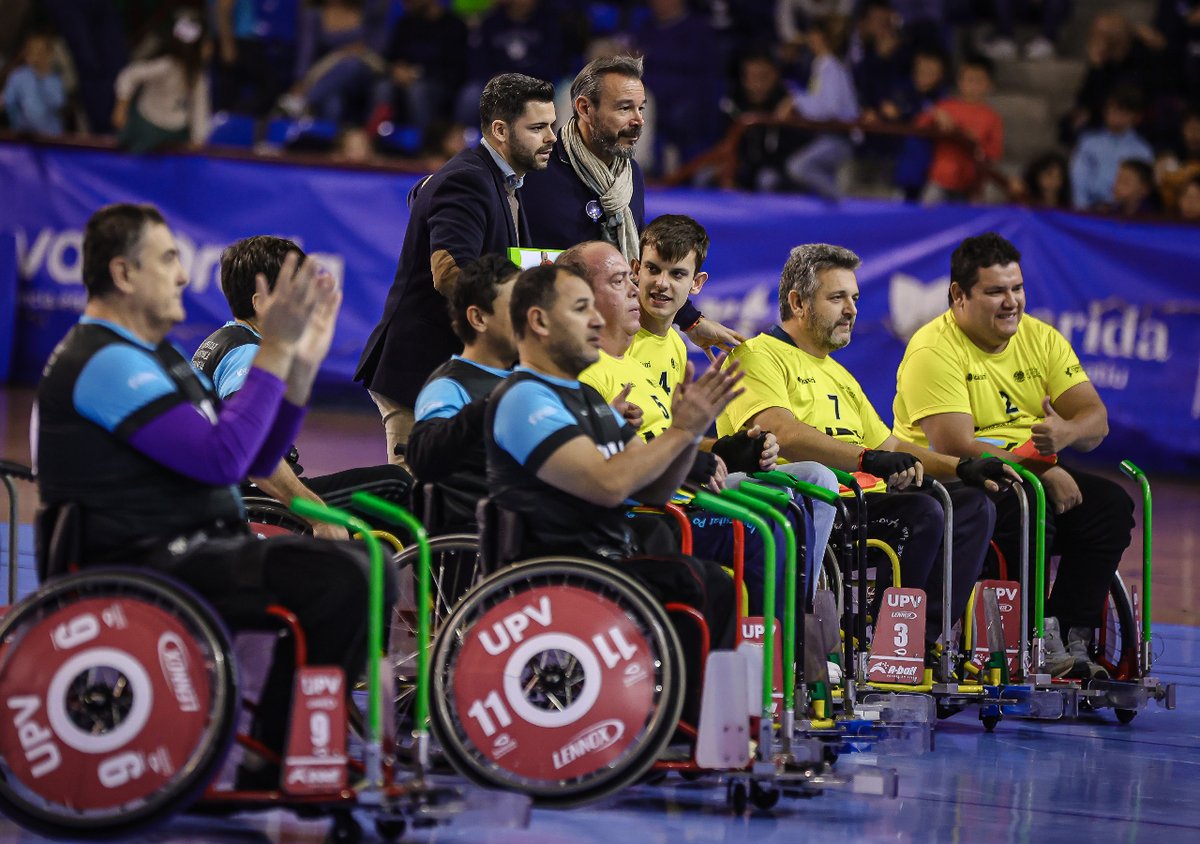 En el descanso, el club de <a href="/FutbolEnSilla/">A-ball, Fútbol en silla</a> ⚽ de la <a href="/UPVdeportes/">Área de Deportes UPV</a> hizo una exhibición 🔝

Mil gracias por la visita 👏🏼

➕ sobre A-Ball 📲 a-ballsport.com

#Açòjacrema 🔥