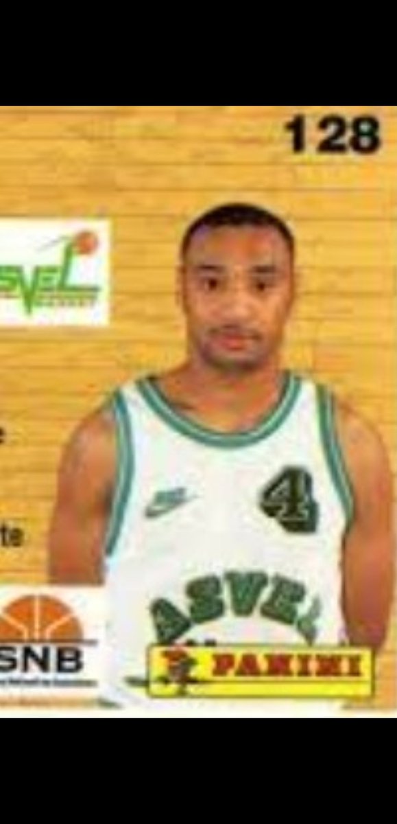 Zlafforama's tweet photo. J'aimerais mettre la main sur ce maillot. @LDLCASVEL @Rdayof @AsvelSpirit @LucasJcb @darluque vous auriez des pistes ? Ça me paraît presque injouable.
Love U @DelaneyRudd4 https://t.co/JKq7vliLmy